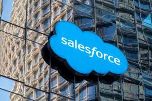 WSJ: Salesforce сократит 700 сотрудников