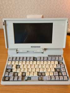 Toshiba T1200 ноутбук из года 1987