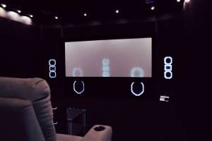Дайджест: 10 материалов об экранах и проекторах для домашнего кинотеатра