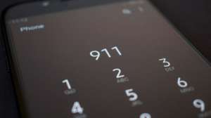 Некоторые смартфоны на Android могут автоматически отправлять медицинские данные во время звонков в службу 911