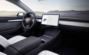 Электромобили Tesla получили возможность автоматически звонить в службу 911 при попадании в аварию