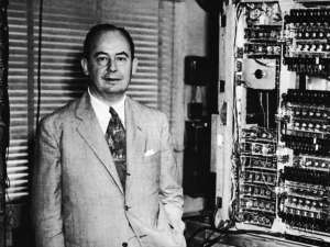Джон фон Нейман: выдающийся венгерский ученый, участник Манхэттенского проекта и автор статей по квантовой механике